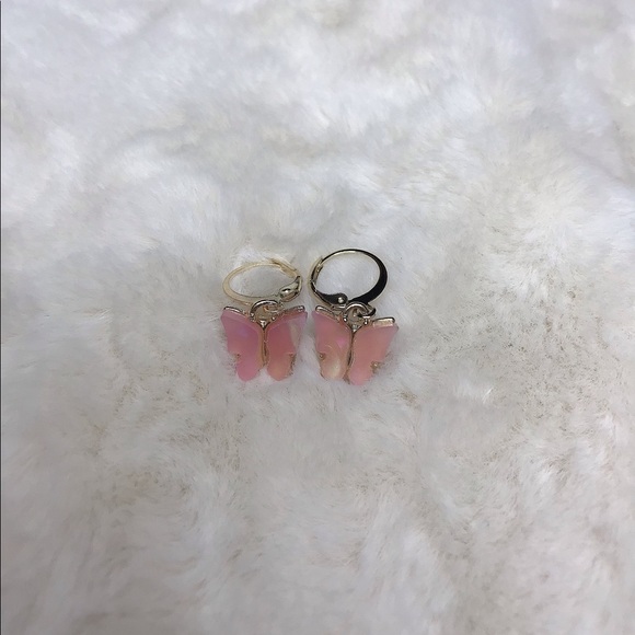 “Feeling Peachy” Butterfly Earring & Necklace Set - Picture 5 of 5